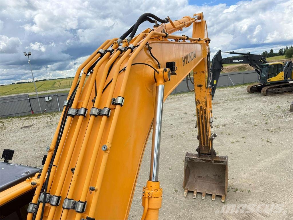 Hyundai Robex 210 LC-9 Гусеничні екскаватори