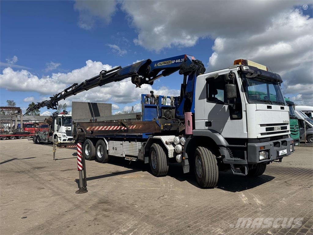 Iveco EuroTrakker 410 E44H + PALFINGER PK44002 + JIB PJ1 Caminhões guindaste