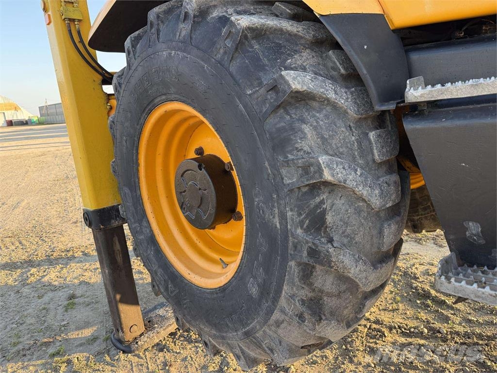 JCB 3 CX لوادر ذات جرافات عكسية