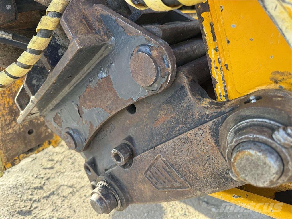 JCB 4 CX , quick coupler front & b Buldoexcavatoare