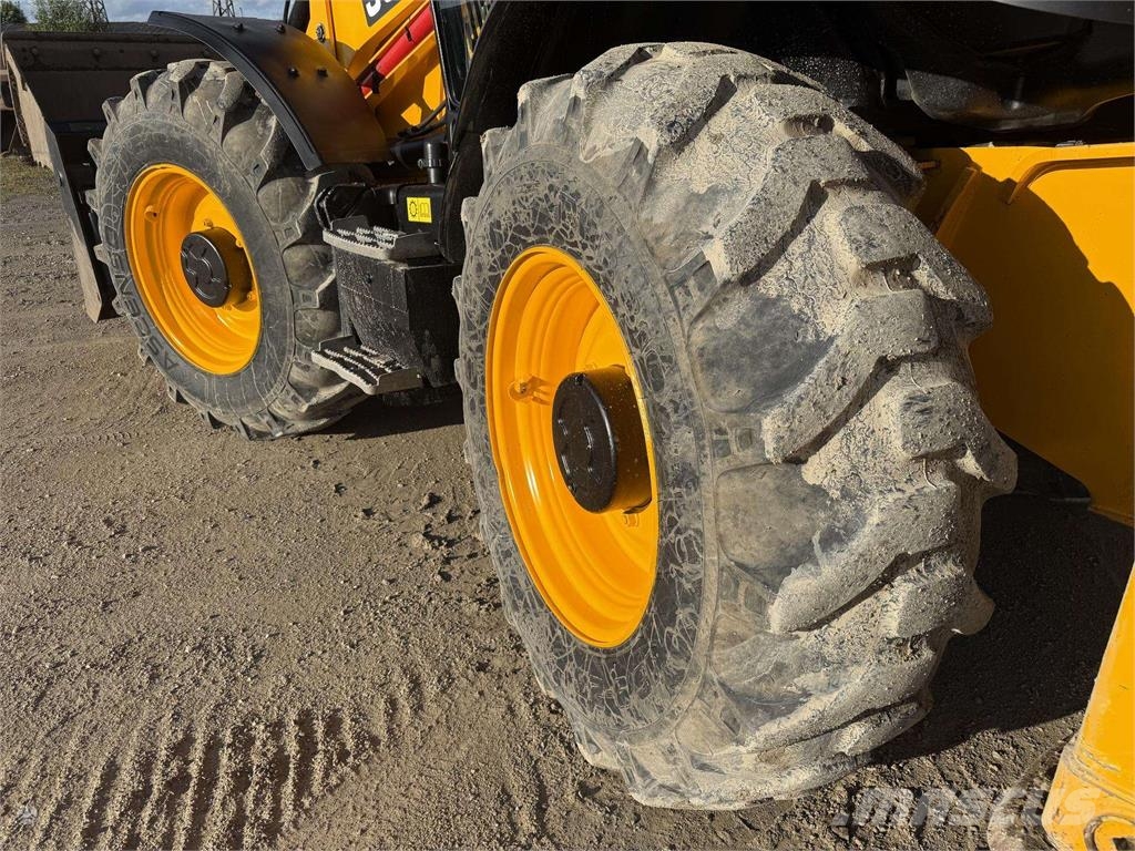 JCB 4 CX , quick coupler front & b Buldoexcavatoare