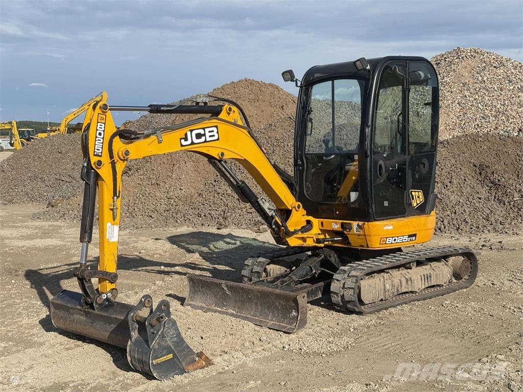 JCB 8025 ZTS , 3 ton Nauji viksrai Excavadoras sobre orugas