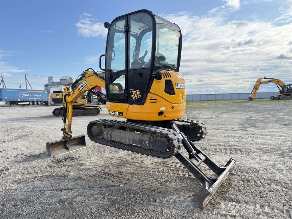 JCB 8025 ZTS , 3 ton Nauji viksrai Excavadoras sobre orugas