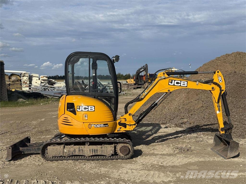 JCB 8025 ZTS , 3 ton Nauji viksrai Excavadoras sobre orugas