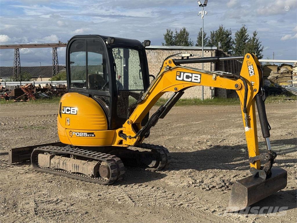 JCB 8025 ZTS , 3 ton Nauji viksrai Excavadoras sobre orugas