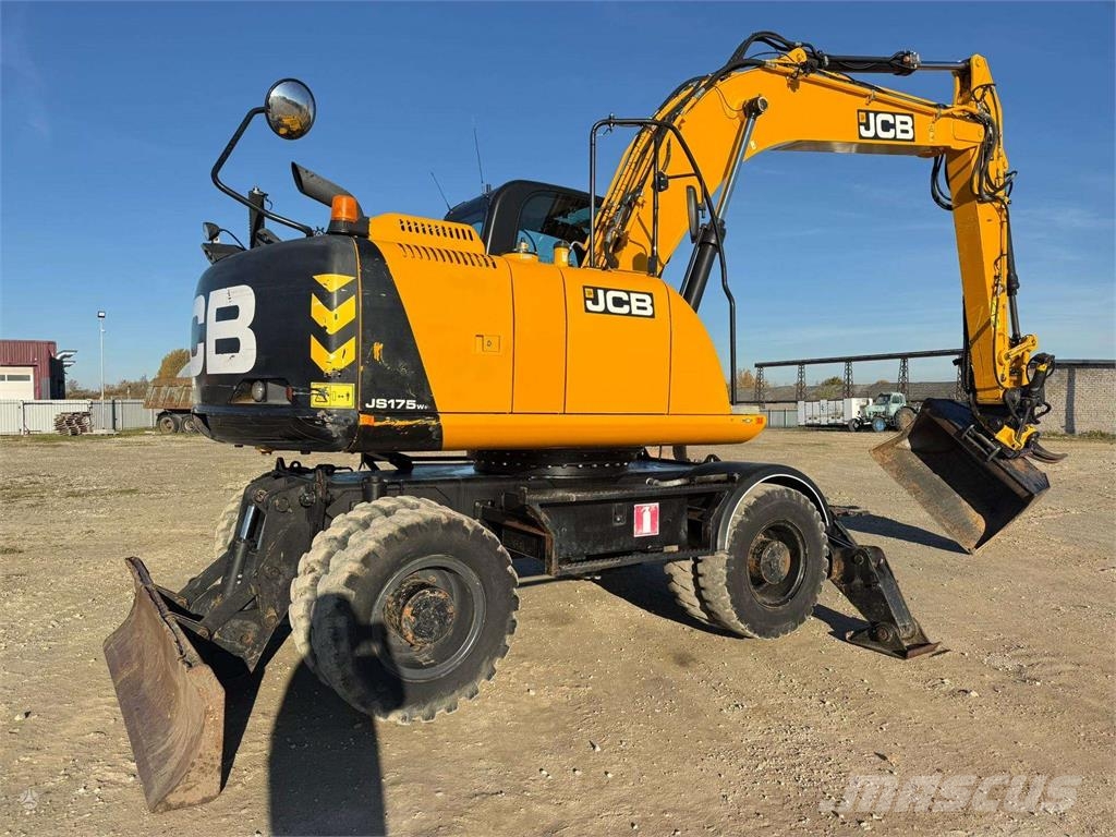 JCB JS 175 W Engcon + grapple Wielgraafmachines