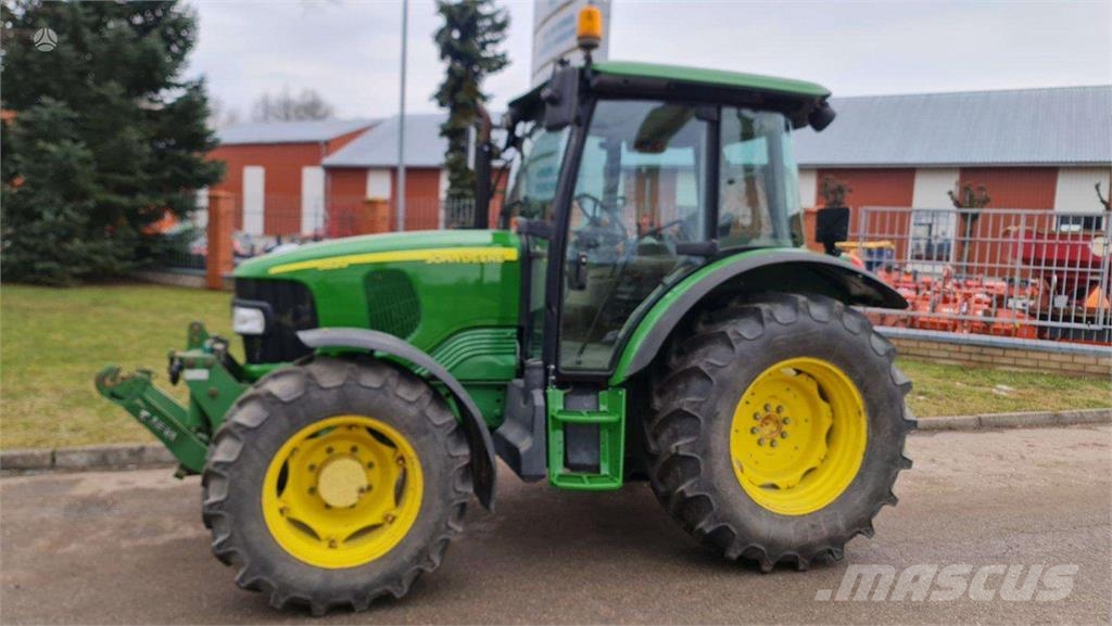 John Deere 5820 Трактора