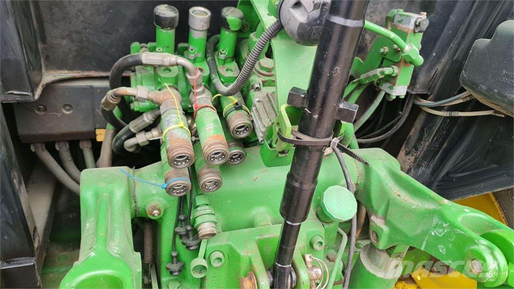 John Deere 5820 Трактора