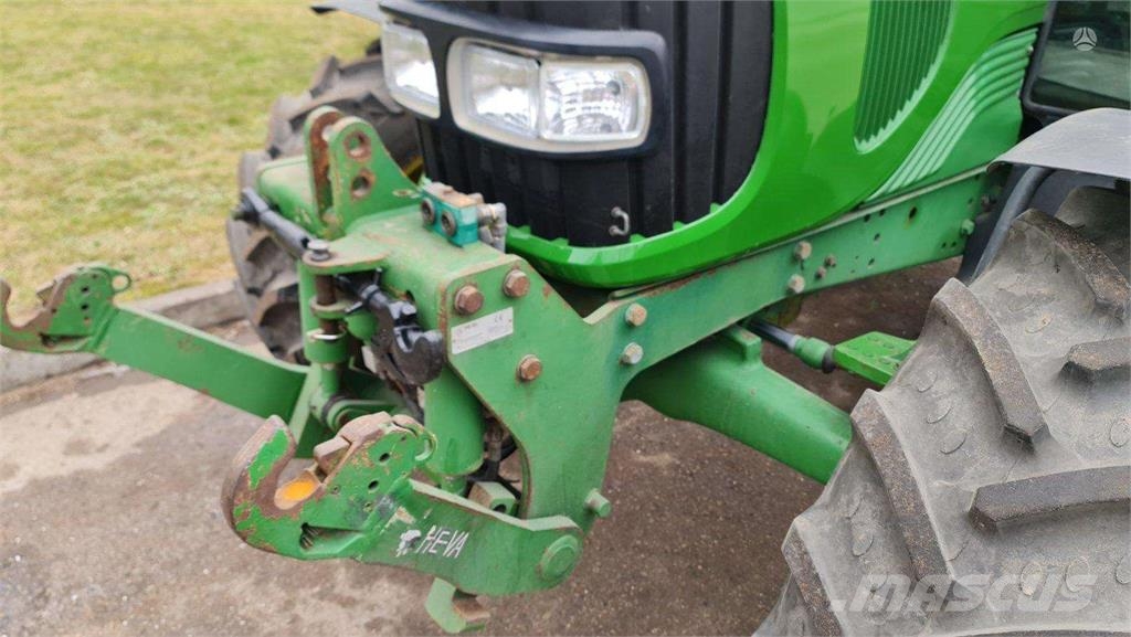 John Deere 5820 Трактора