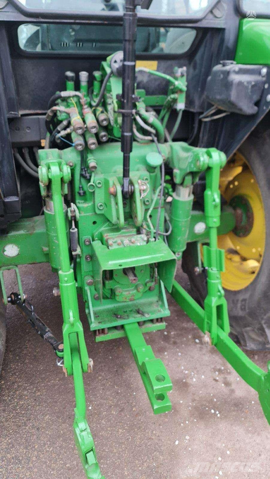 John Deere 5820 Трактора