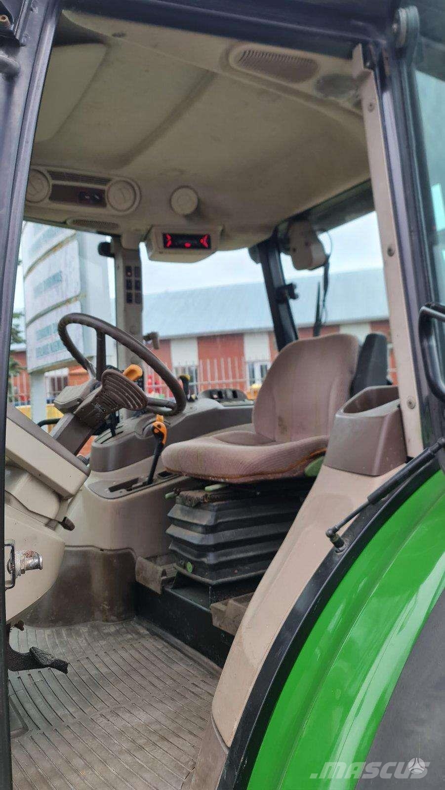 John Deere 5820 Трактора