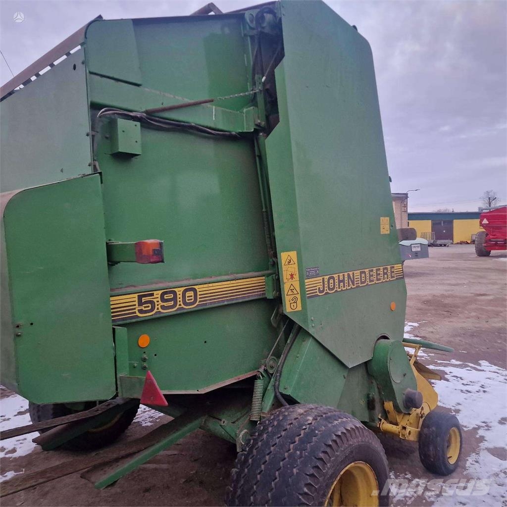 ジョンディア/John Deere 590, 2001, リトアニア - 中古 ラウンド