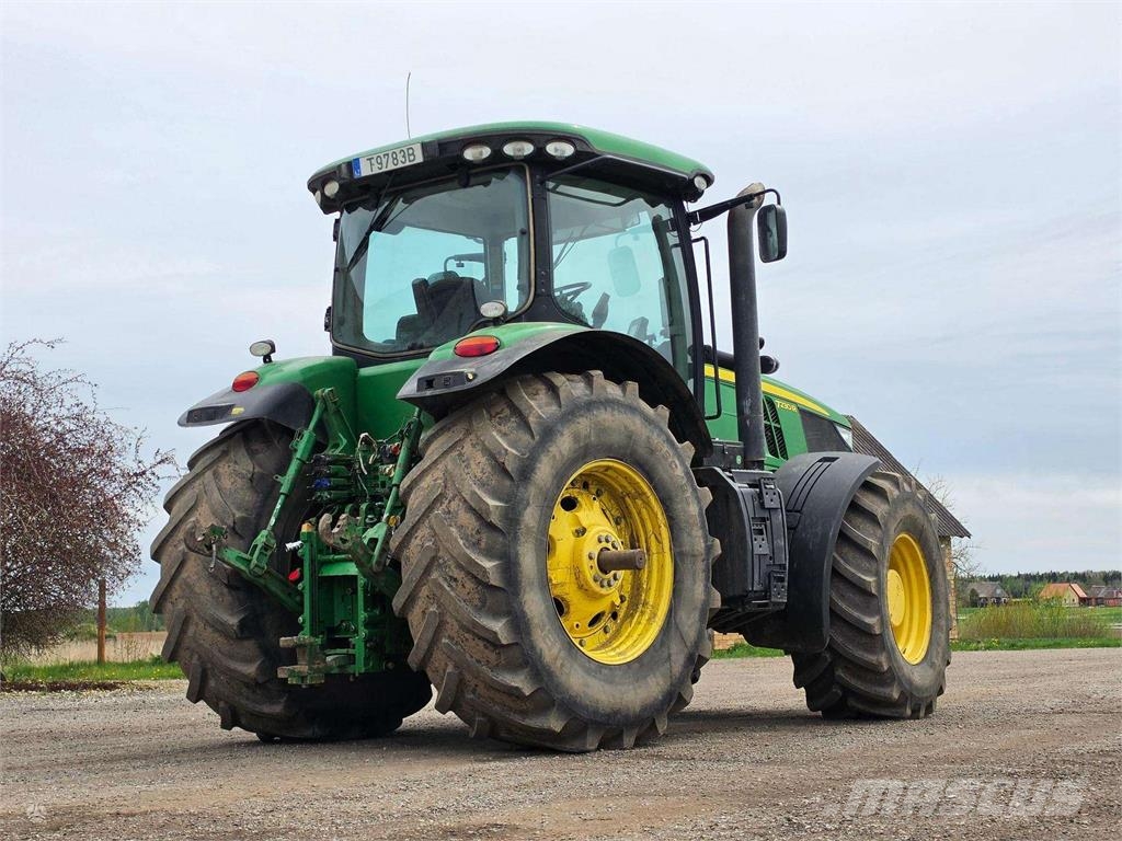 John Deere 7230R Trattori