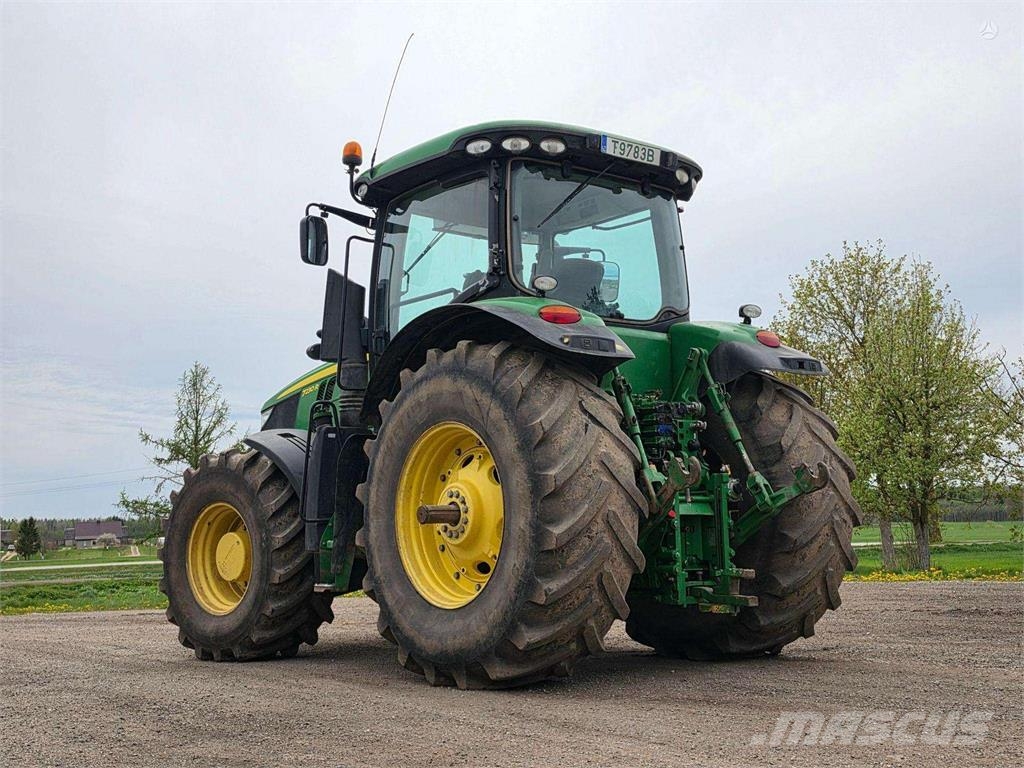 John Deere 7230R Trattori