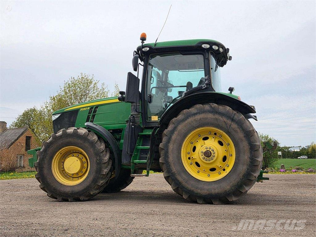 John Deere 7230R Trattori