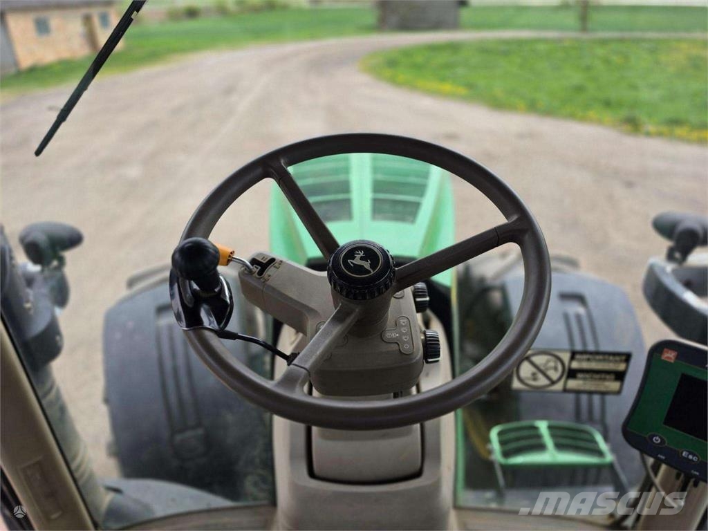 John Deere 7230R Trattori
