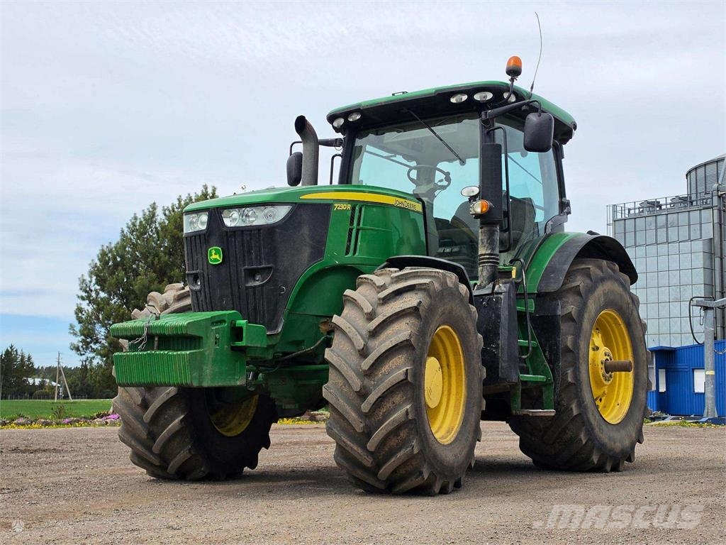John Deere 7230R Trattori