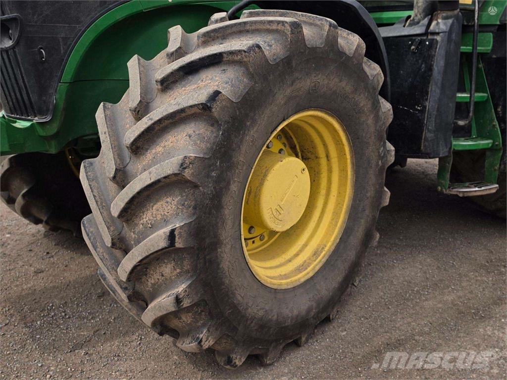 John Deere 7230R Trattori