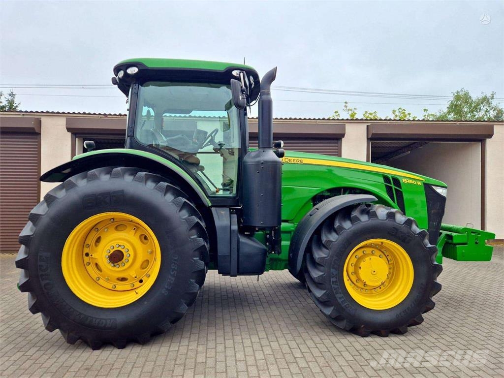 John Deere 8260R Tratores Agrícolas usados