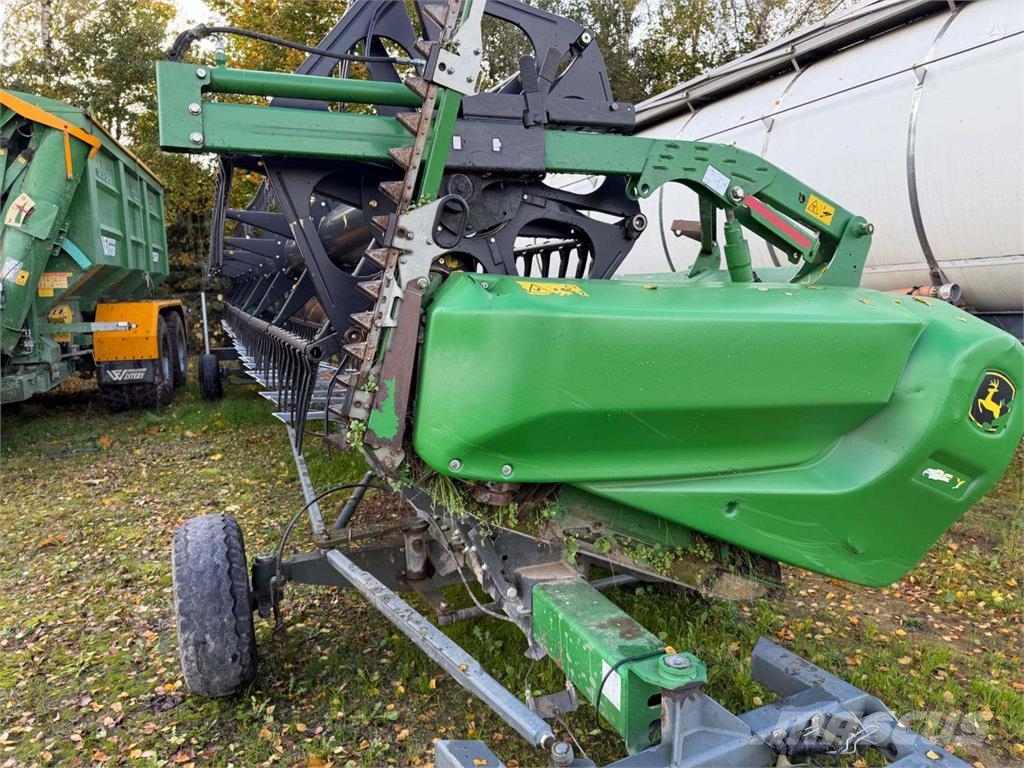 John Deere S785 4WD Ražas novākšanas kombaini