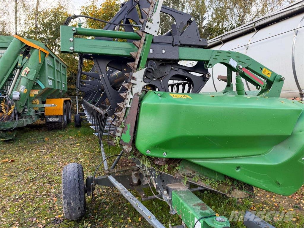 John Deere S785 4WD Ražas novākšanas kombaini