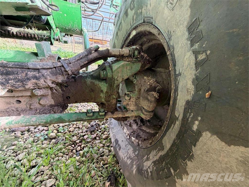 John Deere S785 4WD Ražas novākšanas kombaini
