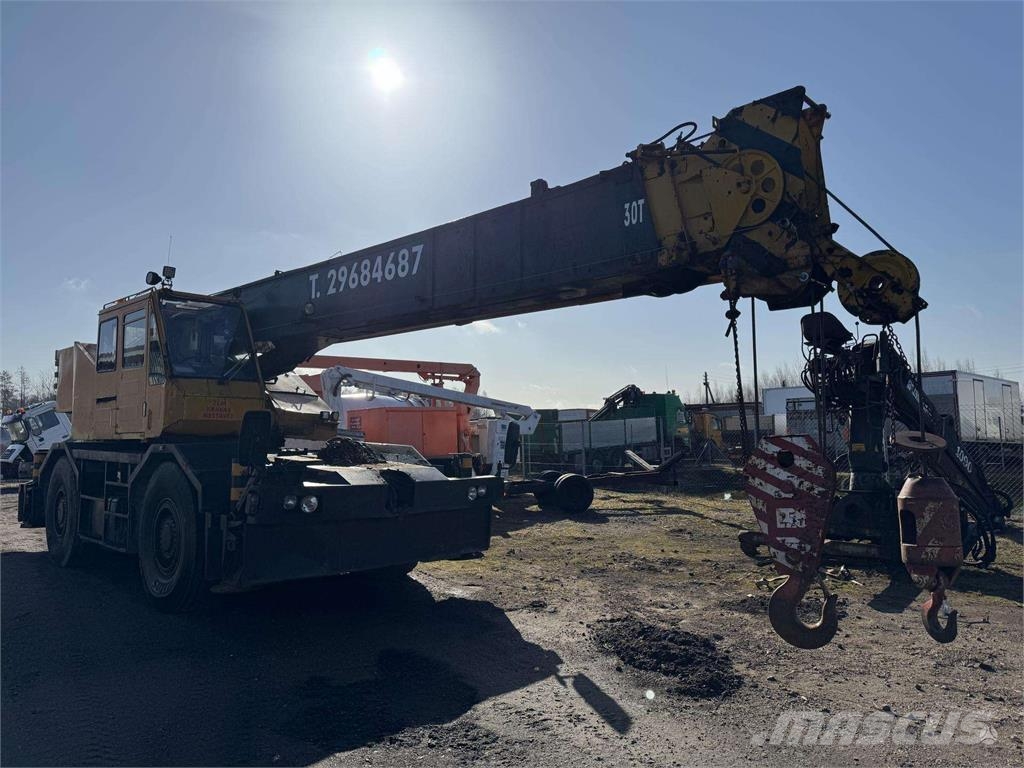 Kobelco RK250 Grúas autopropulsadas