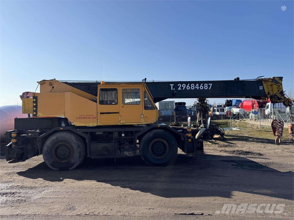 Kobelco RK250 Grúas autopropulsadas