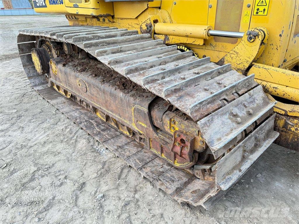 Komatsu D51PX-22 Buldozer sobre oruga