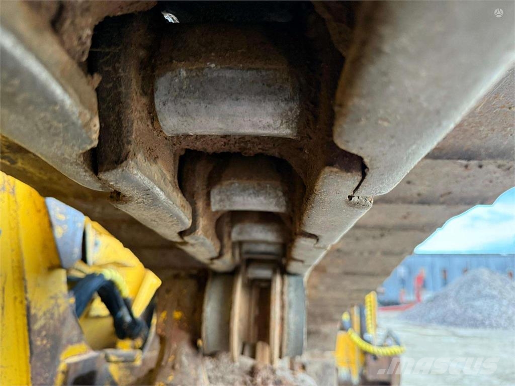 Komatsu D51PX-22 Buldozer sobre oruga
