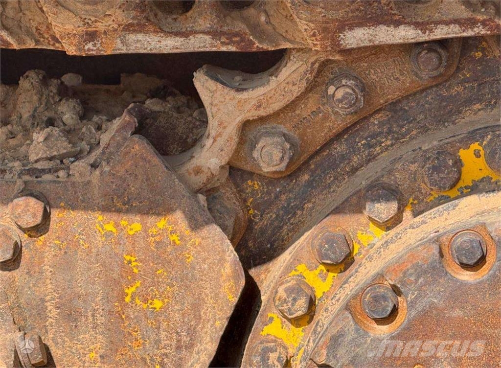 Komatsu D51PX-22 Buldozer sobre oruga