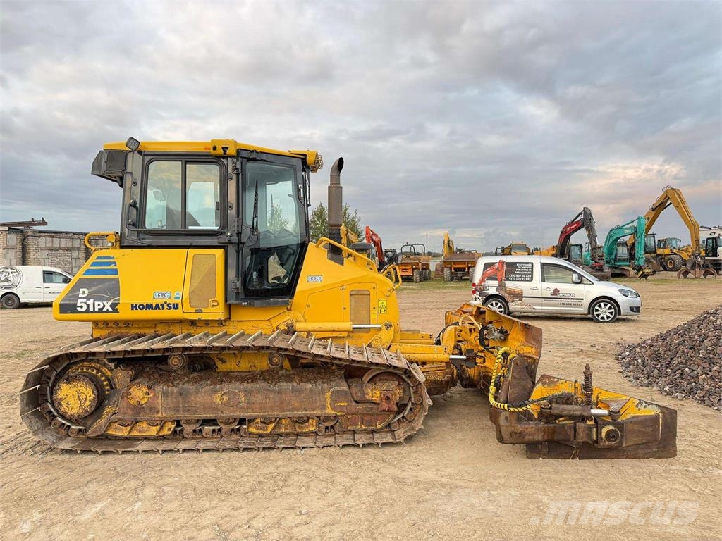 Komatsu D51PX-22 Buldozer sobre oruga