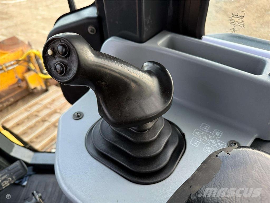 Komatsu D51PX-22 Buldozer sobre oruga