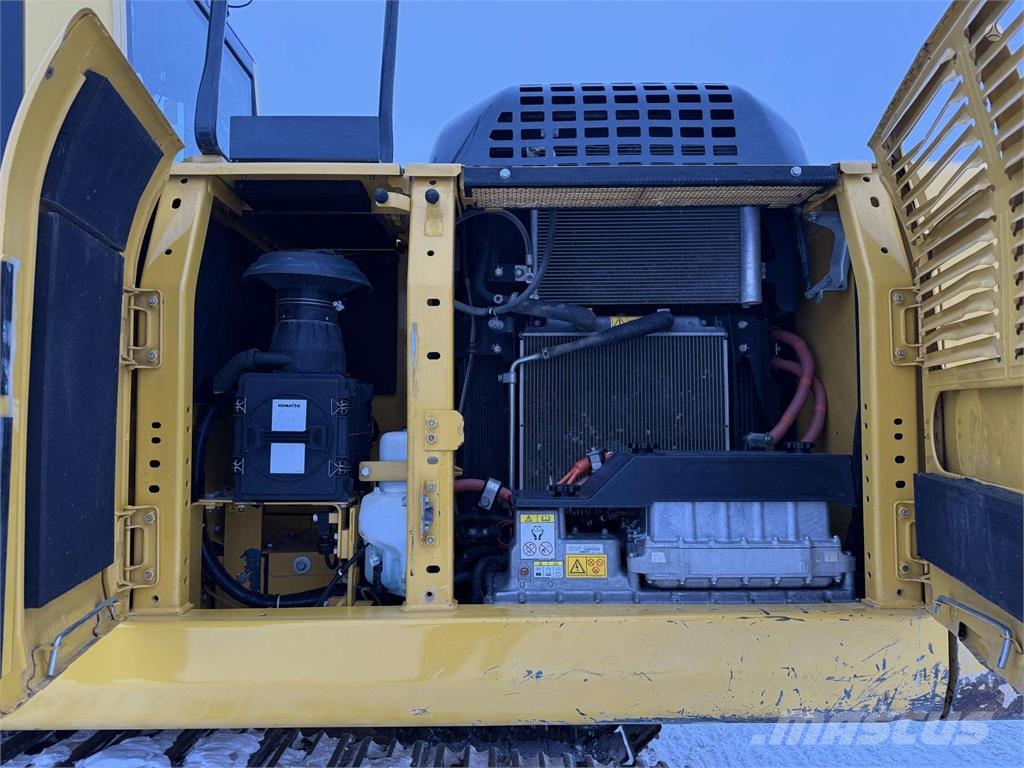 Komatsu HB 215 LC-2 حفارات زحافة