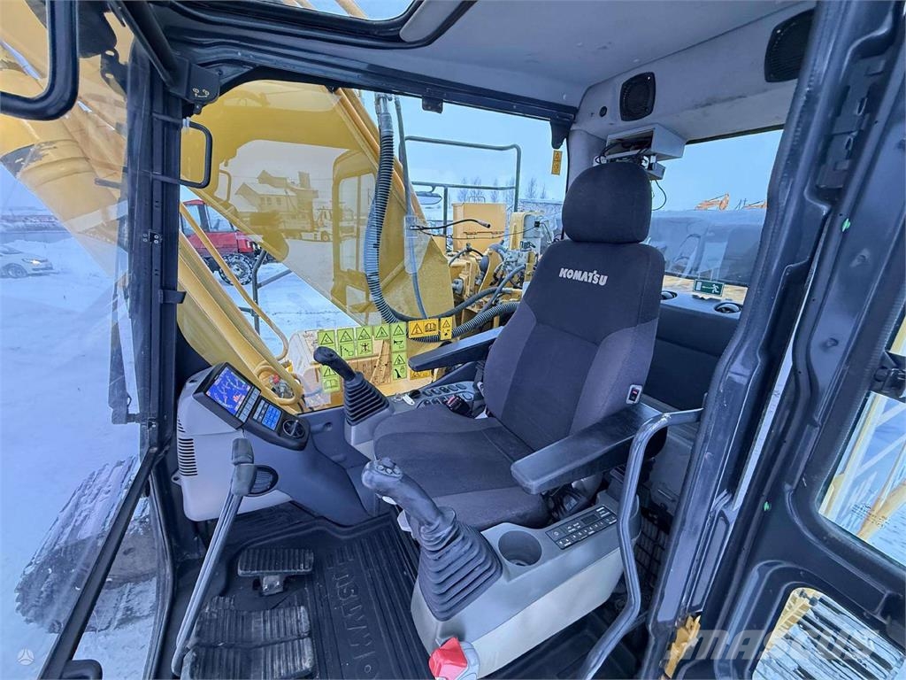 Komatsu HB 215 LC-2 حفارات زحافة