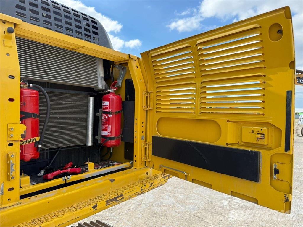 Komatsu PC 240 LC-10 ENGCON ROTOTILT حفارات زحافة