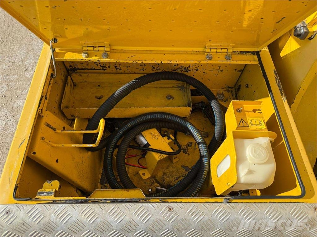 Komatsu PC 240 LC-10 ENGCON ROTOTILT حفارات زحافة