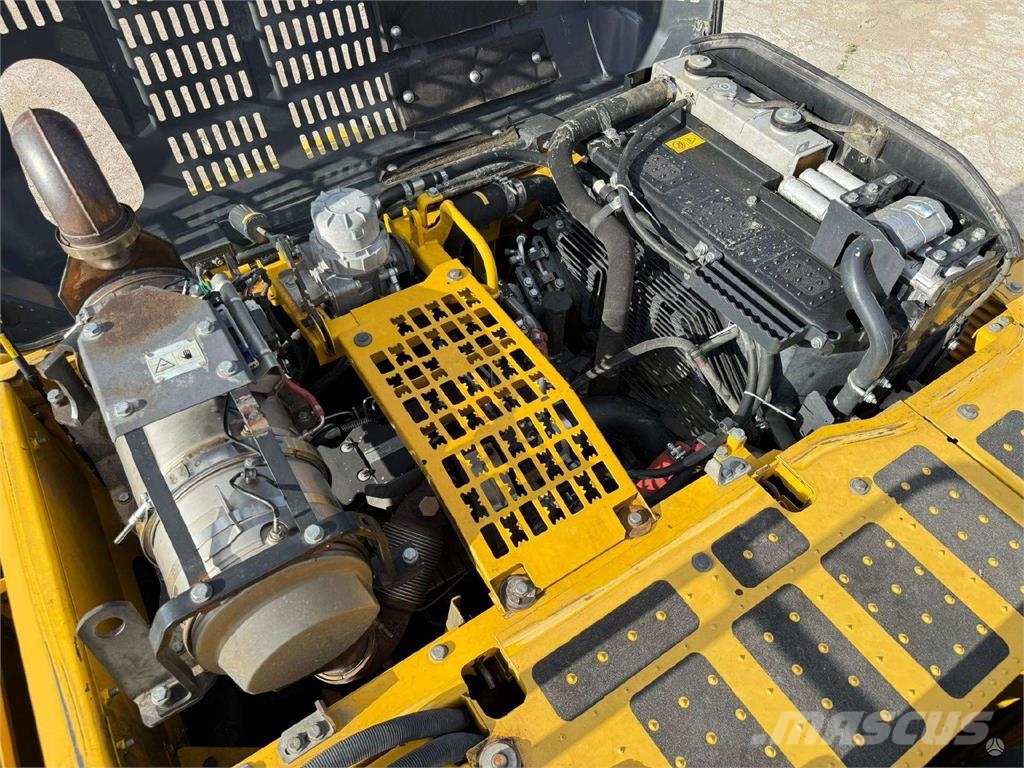 Komatsu PC 240 LC-10 ENGCON ROTOTILT حفارات زحافة