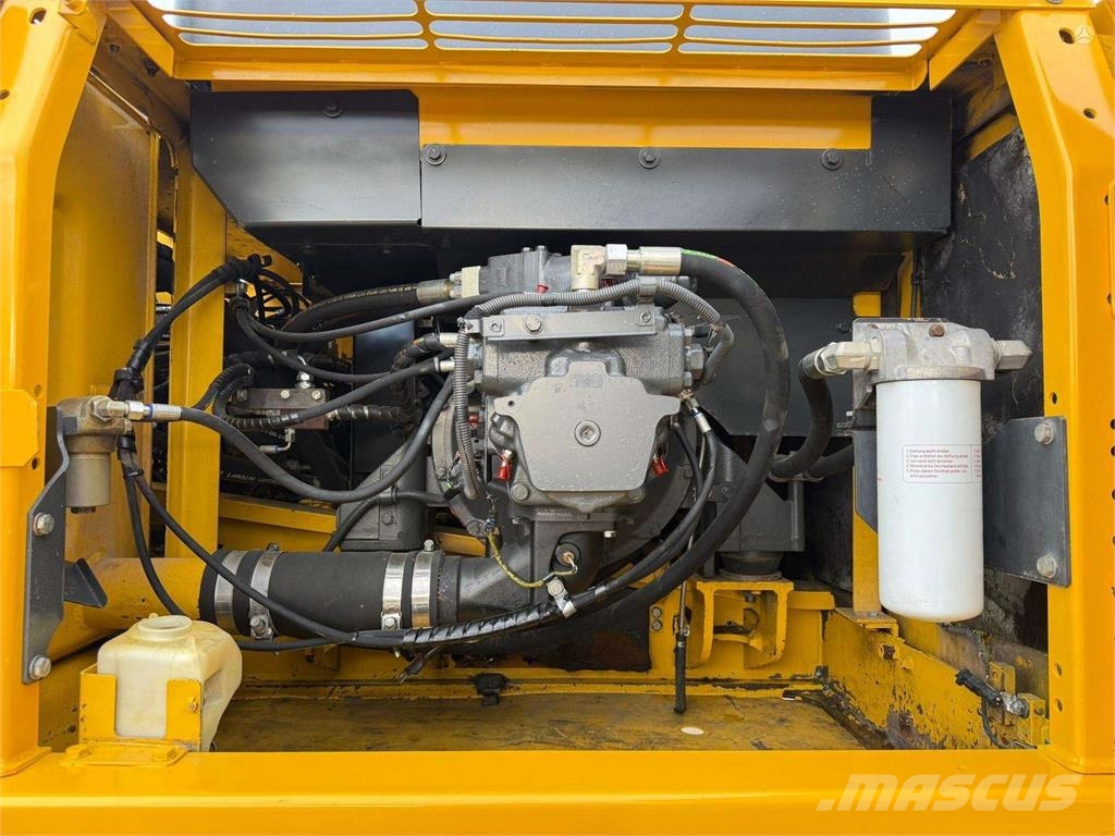 Komatsu PC 360 LC-10 حفارات زحافة