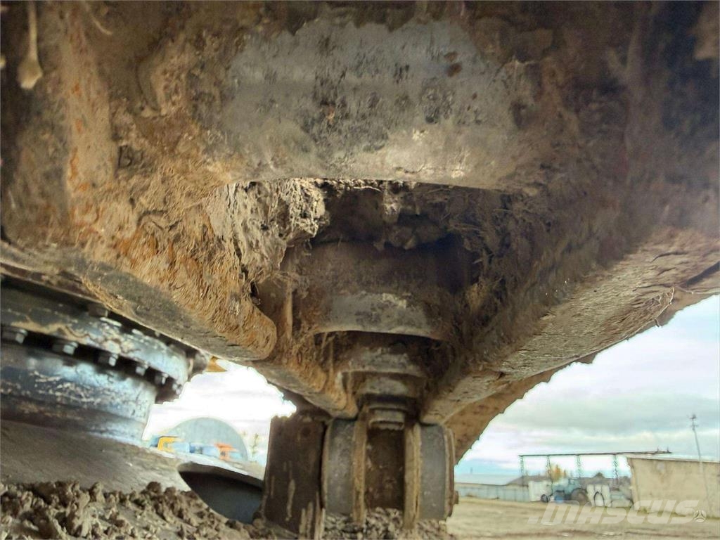 Komatsu PC 360 LC-10 حفارات زحافة