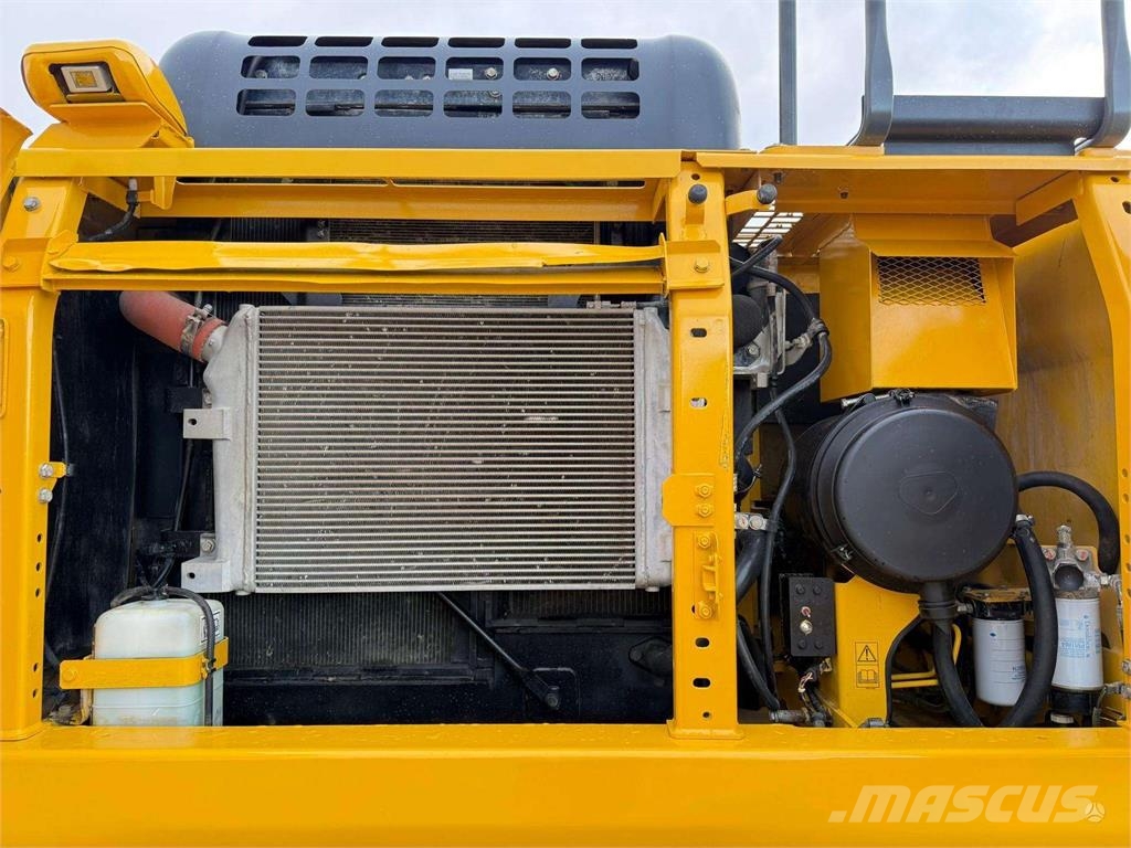 Komatsu PC 360 LC-10 حفارات زحافة