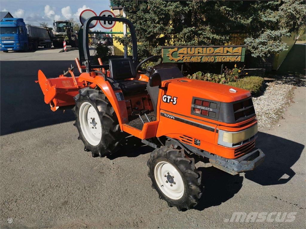 Kubota GT3 Traktori