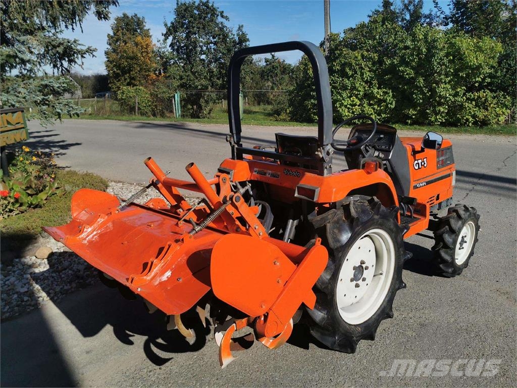 Kubota GT3 Traktori