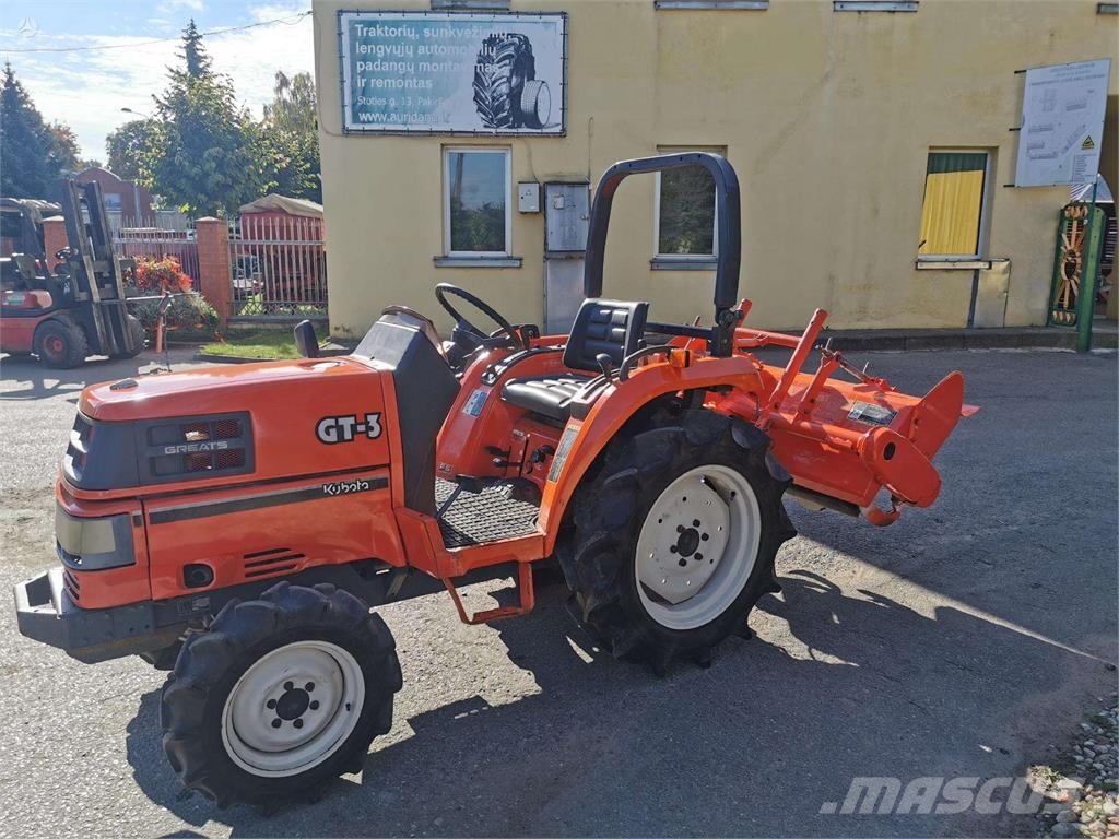 Kubota GT3 Traktori