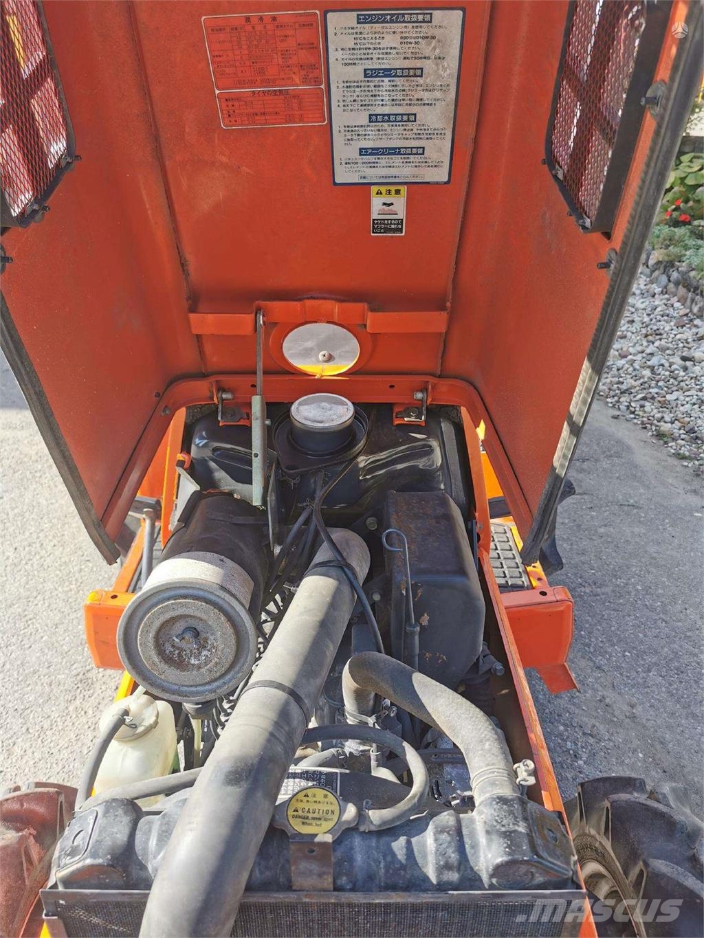 Kubota GT3 Traktori