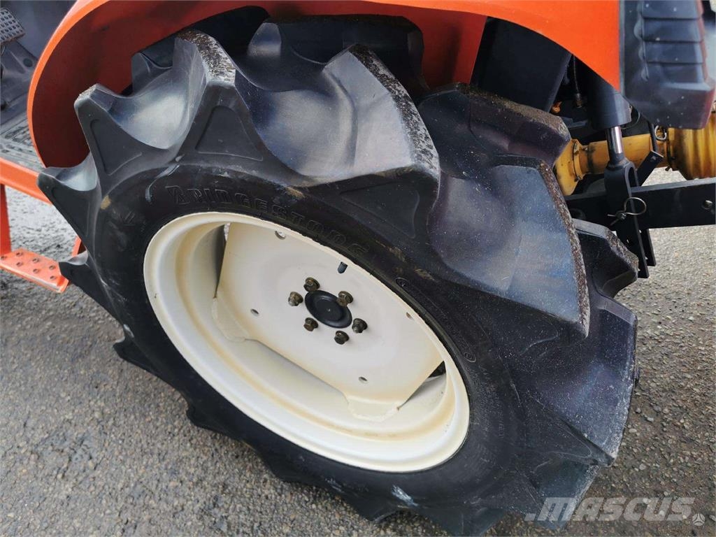 Kubota kb 205 Traktori