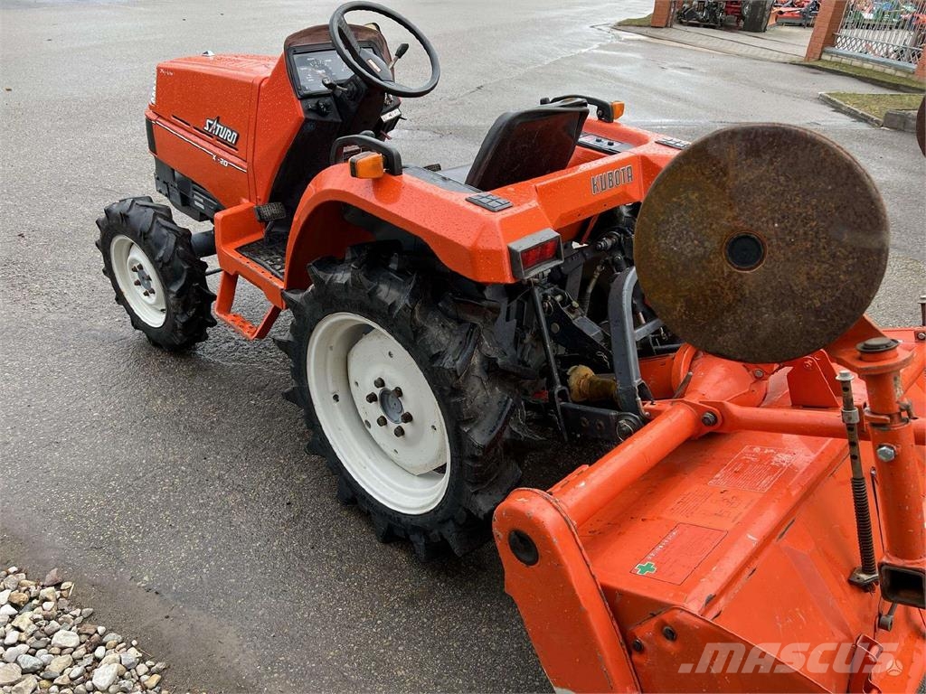 Kubota Saturn X-20 الجرارات