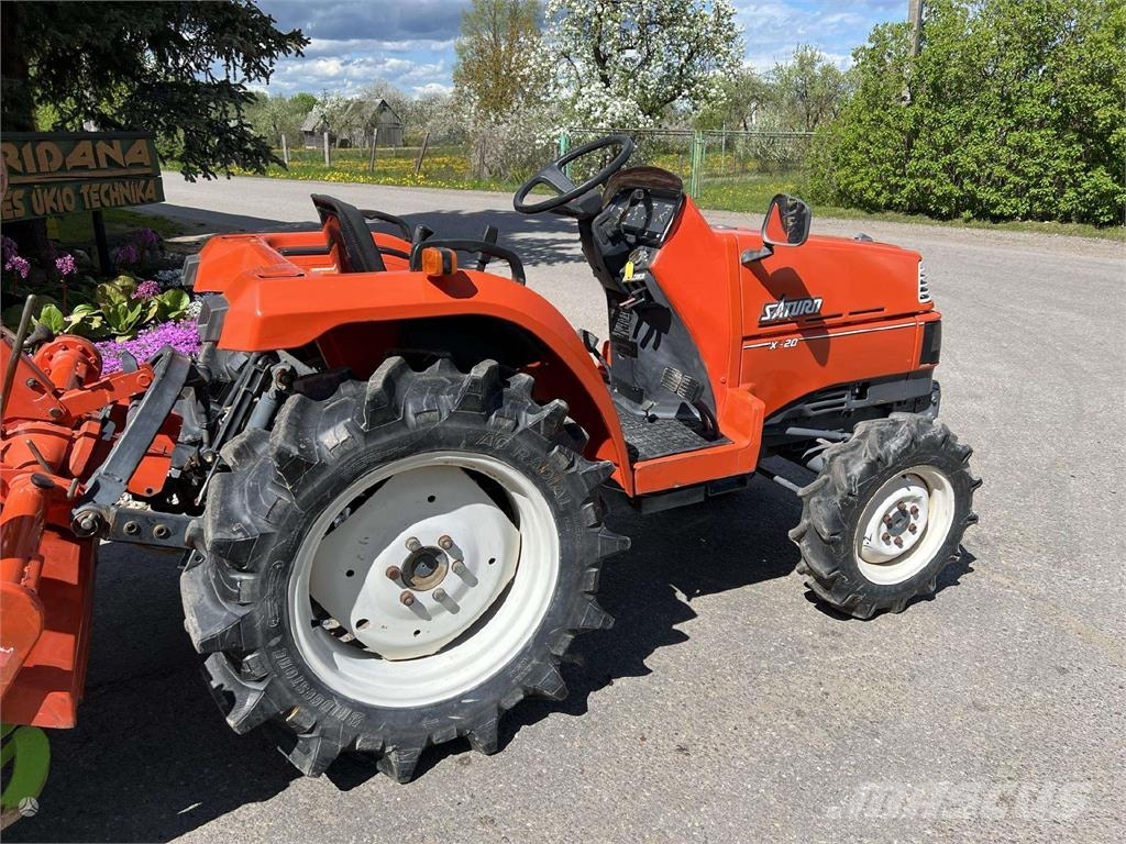 Kubota X-20 Saturn Tractors