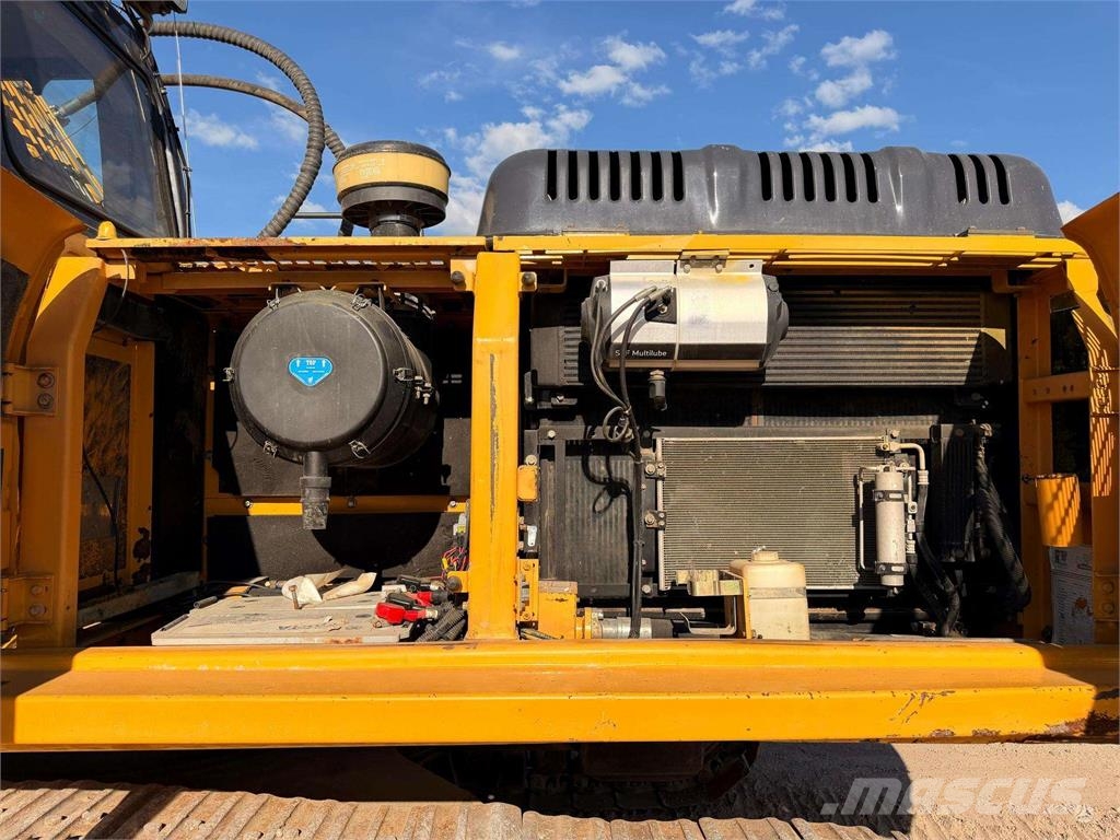 LiuGong CLG 936 E ( komatsu ) Pásová rýpadla