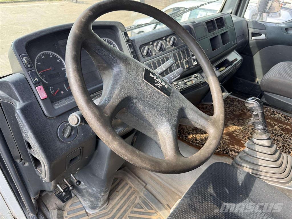 MAN TGA 33.350 6x4 Camiones bañeras basculantes o volquetes